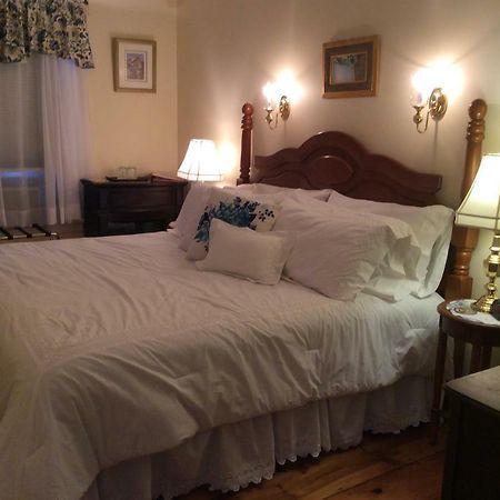 The Red Hook Country Inn, An "Old Rhinebeck" Bed & Breakfast Exterior foto
