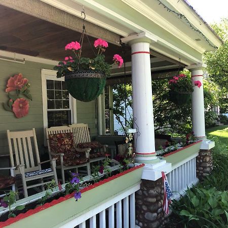 The Red Hook Country Inn, An "Old Rhinebeck" Bed & Breakfast Exterior foto